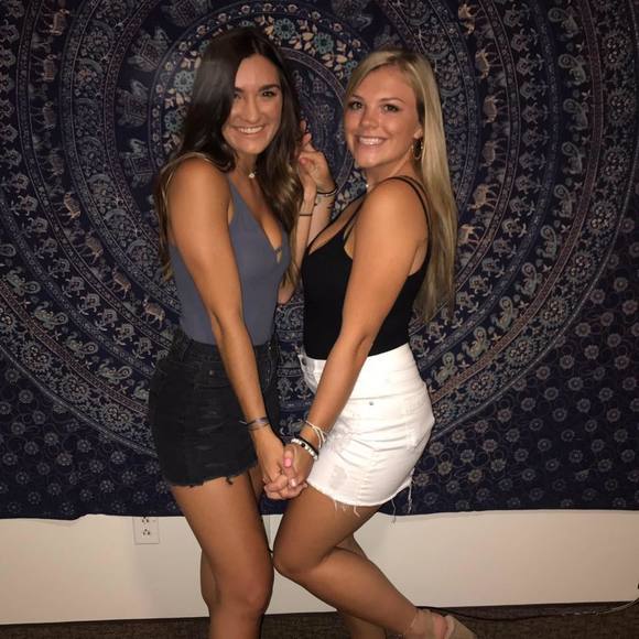 Meet your Posher, Emily - Picture 1 of 1